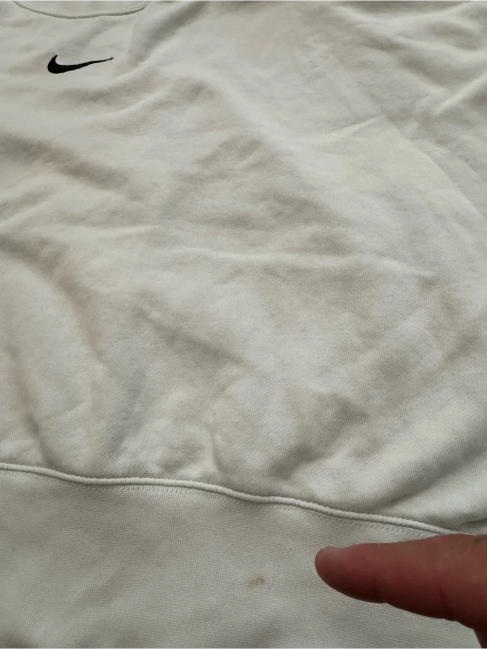 Nike Women’s White Crop Box Style Sweatshirt Size Medium Center Swoosh Logo Nike